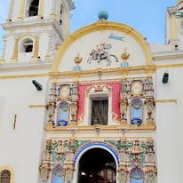 Puestos y decoración navideña